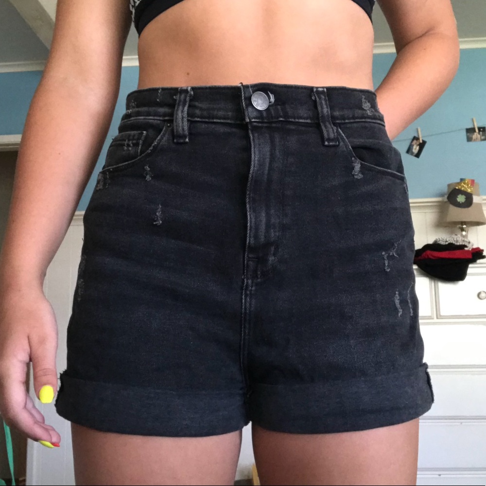 black urban out fitters mom shorts